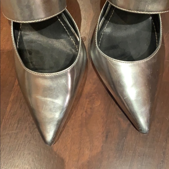 Elizabeth and James silver heels - Picture 3 of 3